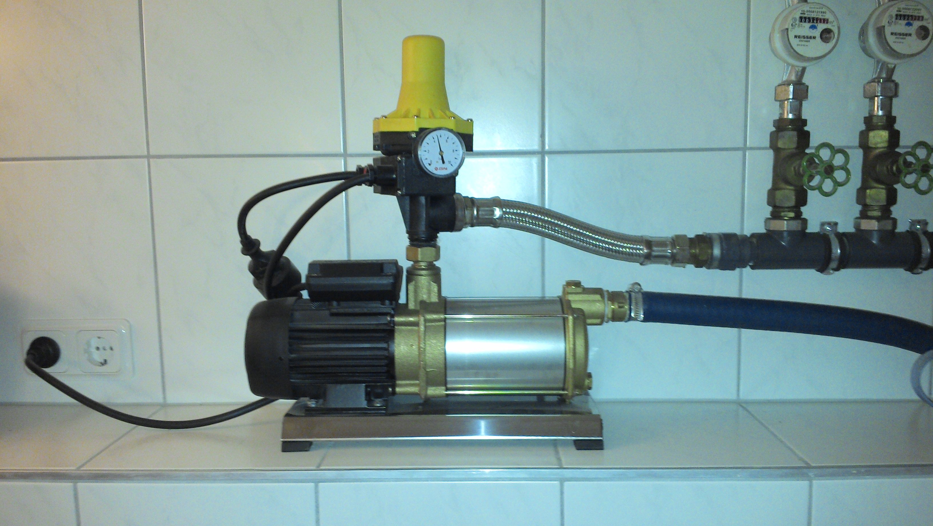 1835_4 Wandkonsole oder Bodenkonsole für Espa Kreiselpumpe Aspri 15 mit Espa Druckregler KIT 02