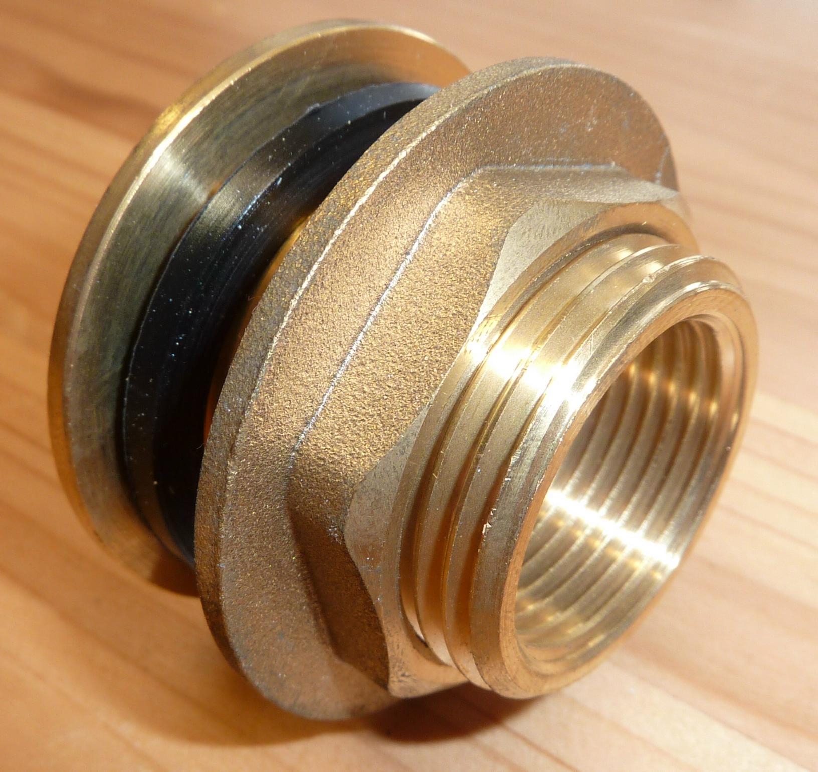 behaelterverschraubung-messing-mit-dichtung0 Behälterverschraubung 1" Zoll AG, 3/4" Zoll IG aus Messing (sA) komplett mit Dichtung und Mutter, schwere Ausführung sA, Regentonnen - Durchführung | Günstig