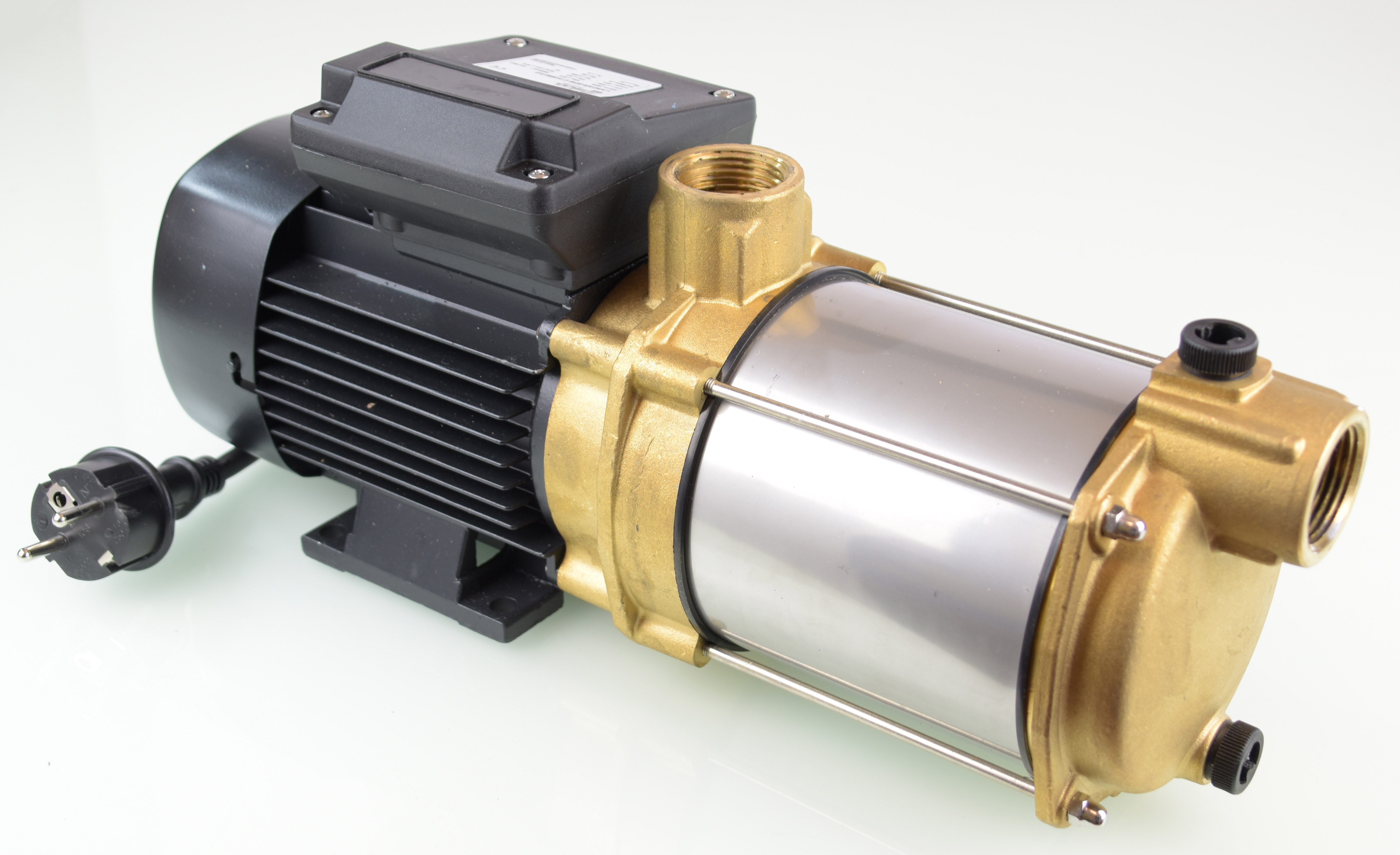 Die Kreiselpumpe Lascar ist eine sehr leise, stromsparende und wartungsfrei arbeitende mehrstufige Kreiselpumpe aus Messing (MB). Ideal zur Regenwassernutzung im Haus und kleinem Garten