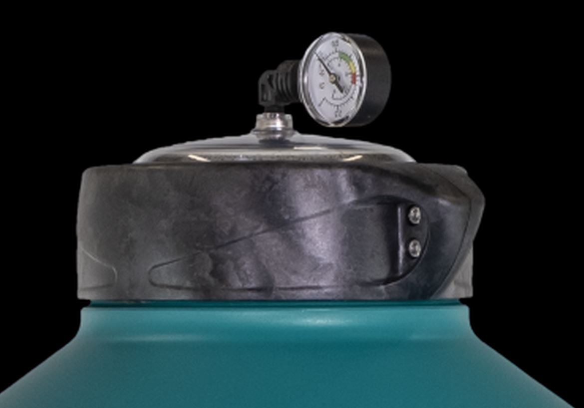 Einbaubeispiel Manometer mit Halter für Filterkessel FKP760 6LT
