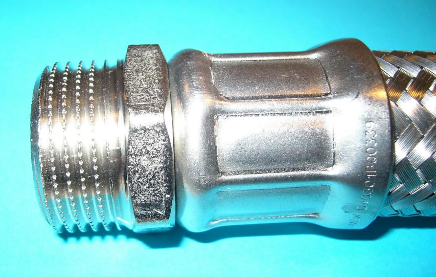 Flexibler Panzerschlauch 1 Zoll, Länge 300 mm, Anschlüsse Messing 