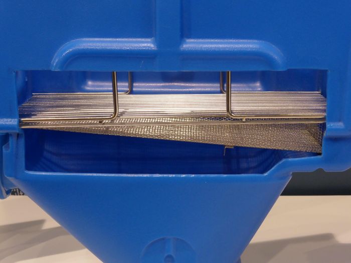 Filtersieb für Zisternenfilter zum Regenspeichereinbau für 150 m² Dachfläche, 11,7 cm Höhenversatz