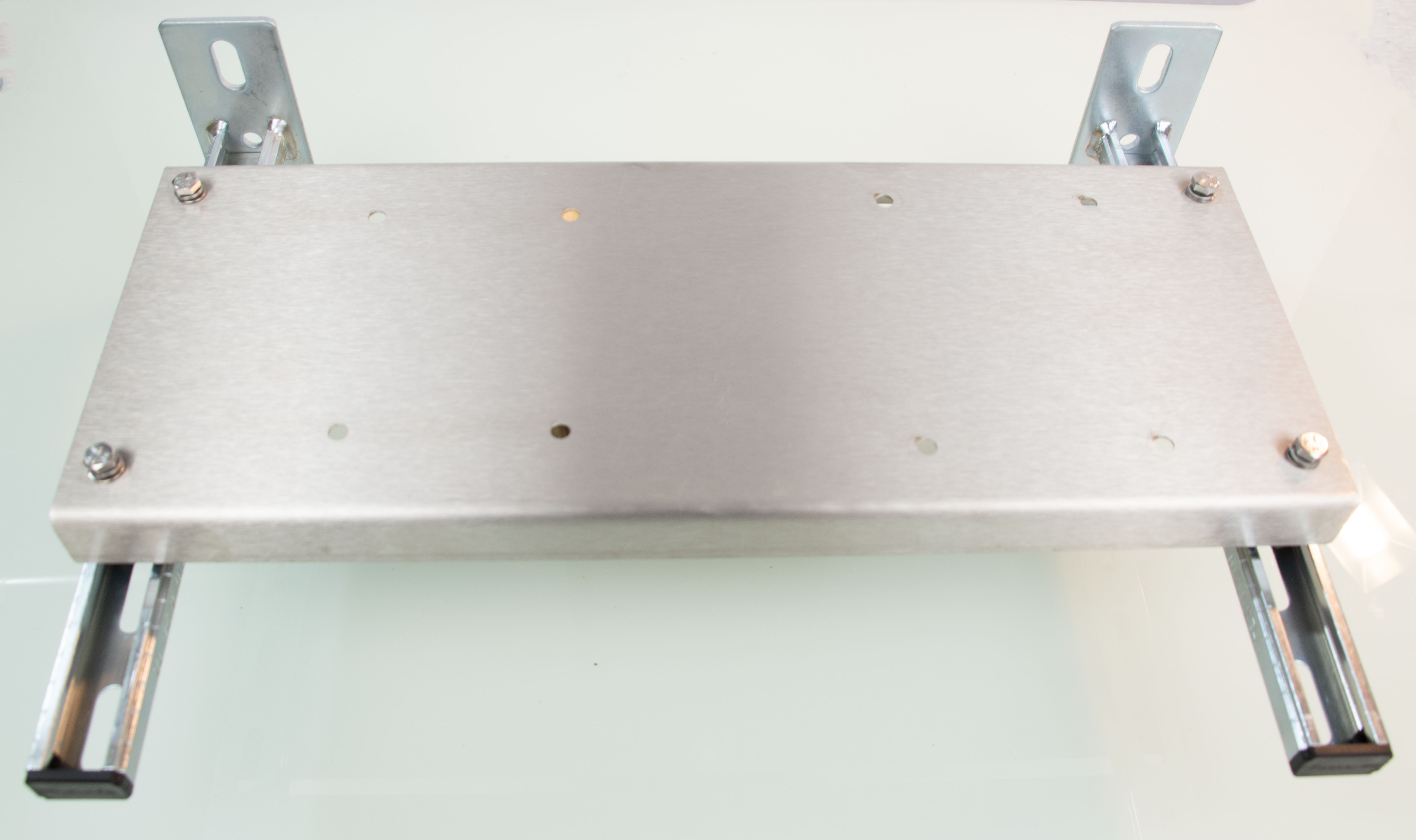 Konsole-Draufsicht7v4owD37vFasd Universelle Edelstahl-Konsole für schwingungsfreie Wandmontage von Espa-Pumpen Typ ASPRI 15, 20 und Aspri 25.