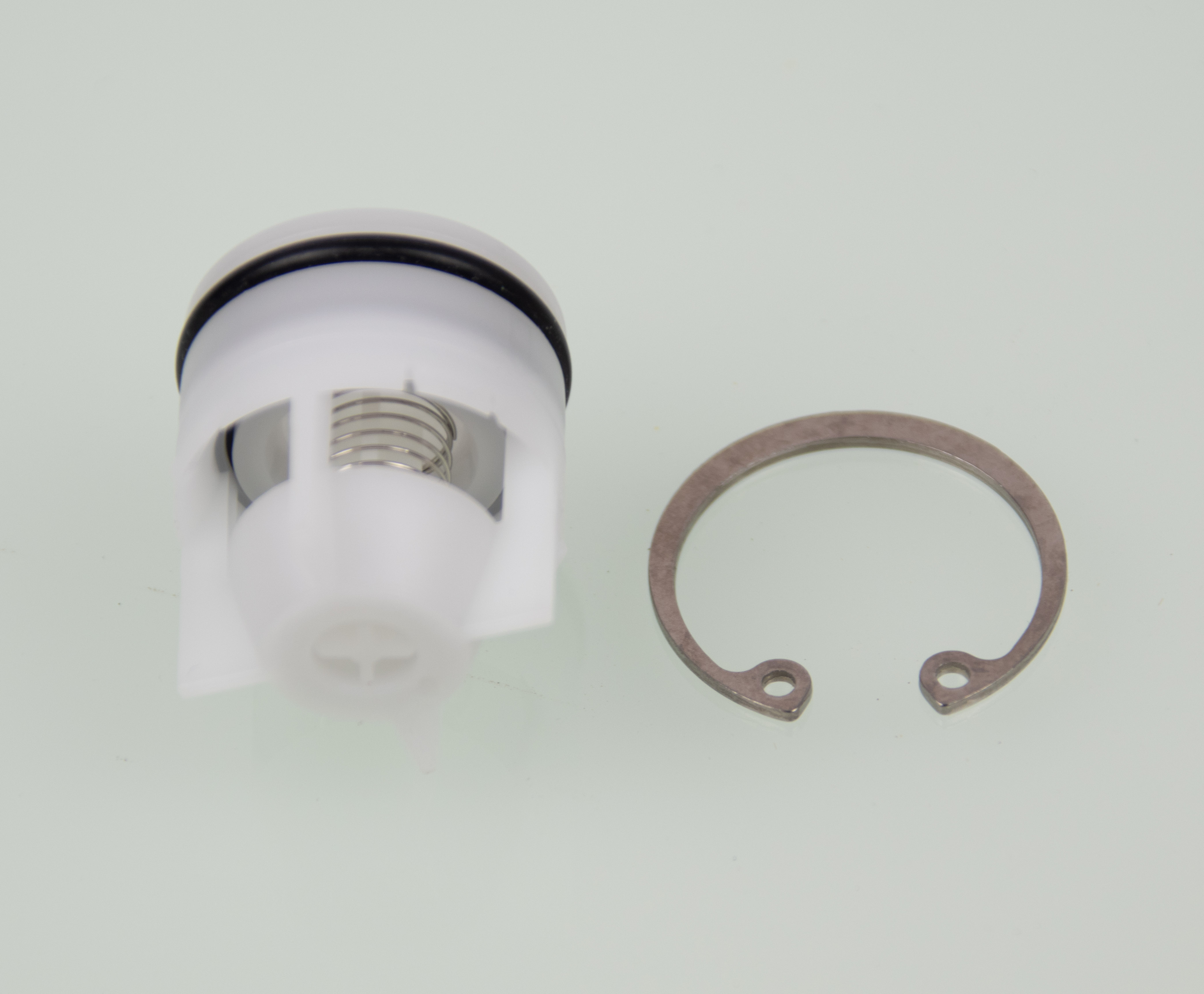 Set mit 2 Stück Rückschlagventil-Patrone mit Sprengring für T-Stück