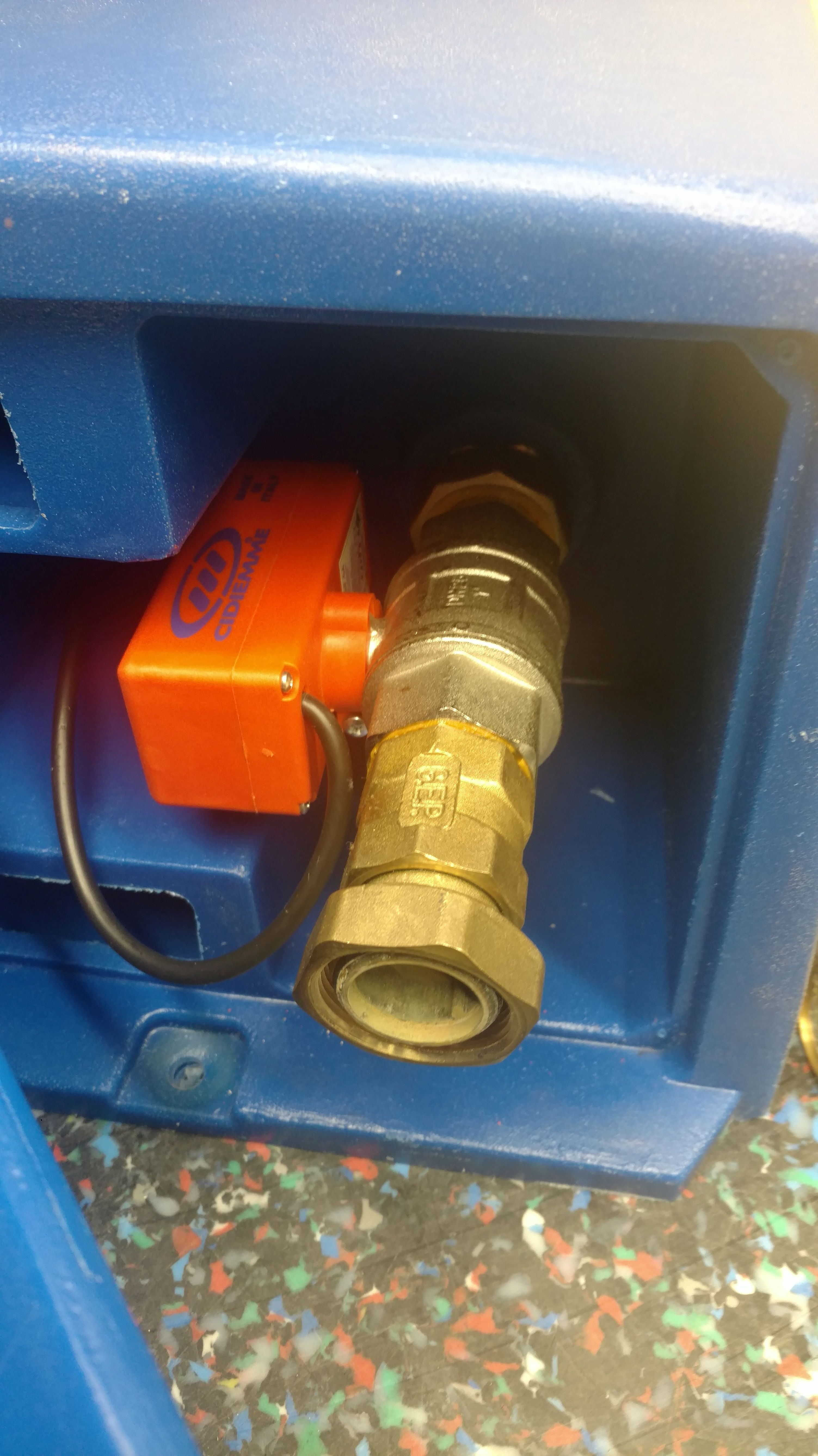 Einbau des Motor-Kugelventil für Nachspeisemodul TEA, TEO, RMA, RMO und TWN.  2-Wege Motorkugelventil 1" für Nachspeisemodul, Ausführung Typ 2, vorgefertigt, komplett mit Ventil, Motor mit Anschlussleitung, Messingverschraubungen Kabel für Nachspeisemodul