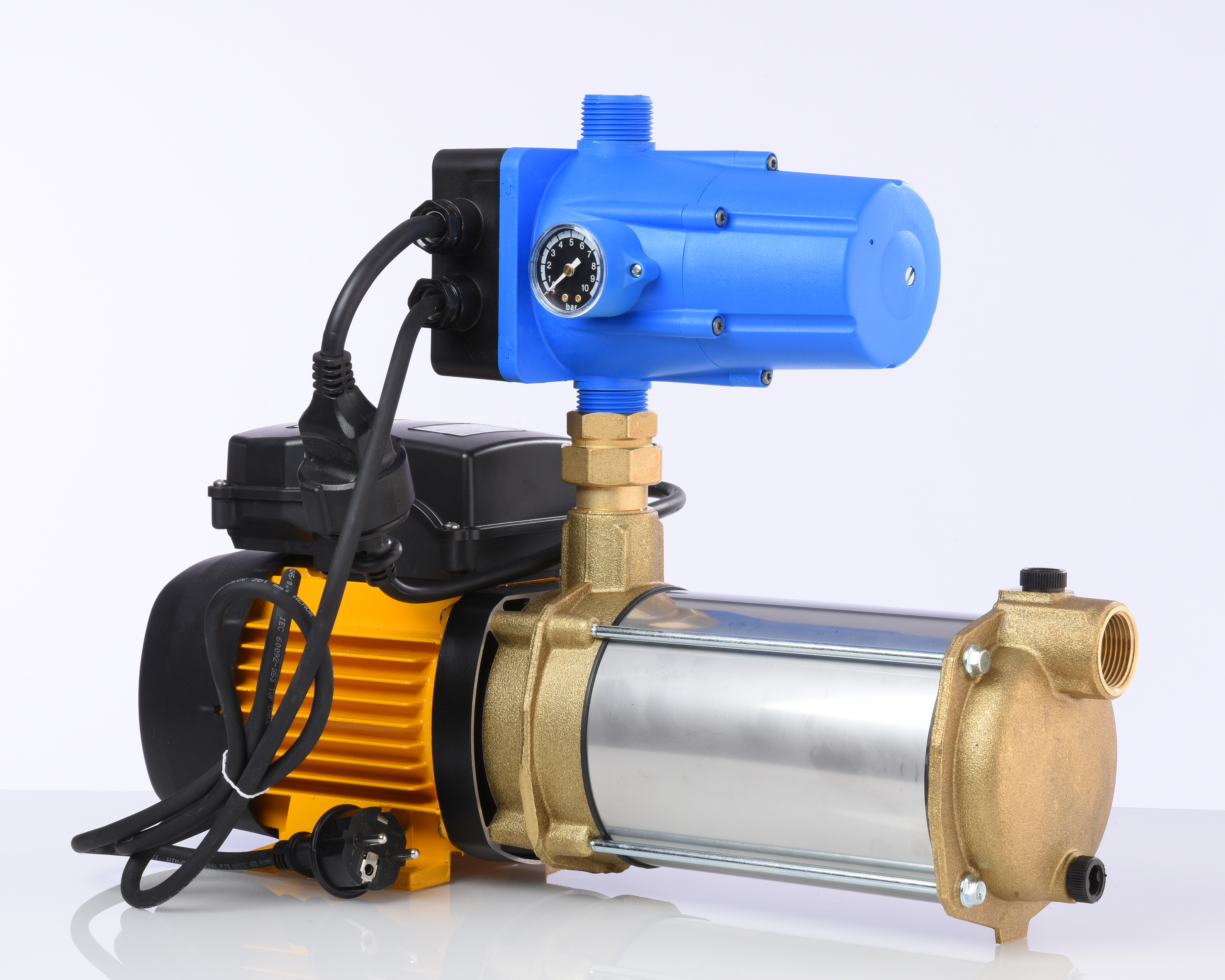 Hauswasserwerk ASPRI 25 mit Druckregler Optimatic RMC, sehr leise und leistungsstarke mehrstufige Kreiselpumpe aus Messing (MB), stromsparend mit für ein Mehrfamilienhaus oder Gartenbewässerung, Original Espa bewährte Qualität - 2 Jahre Garantie