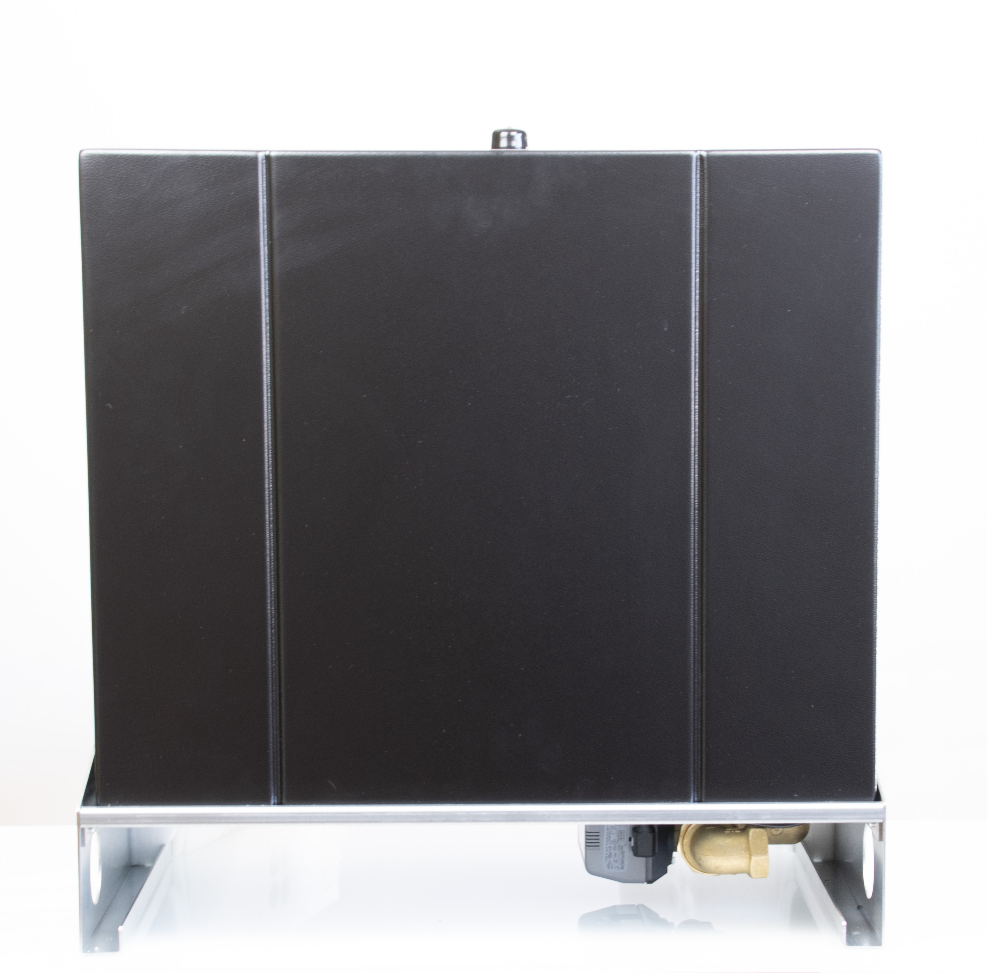 Regenwassermanager AMRES mit Espa Pumpe Aspri 15-4 mit schwarzer schallgedämmter Haube