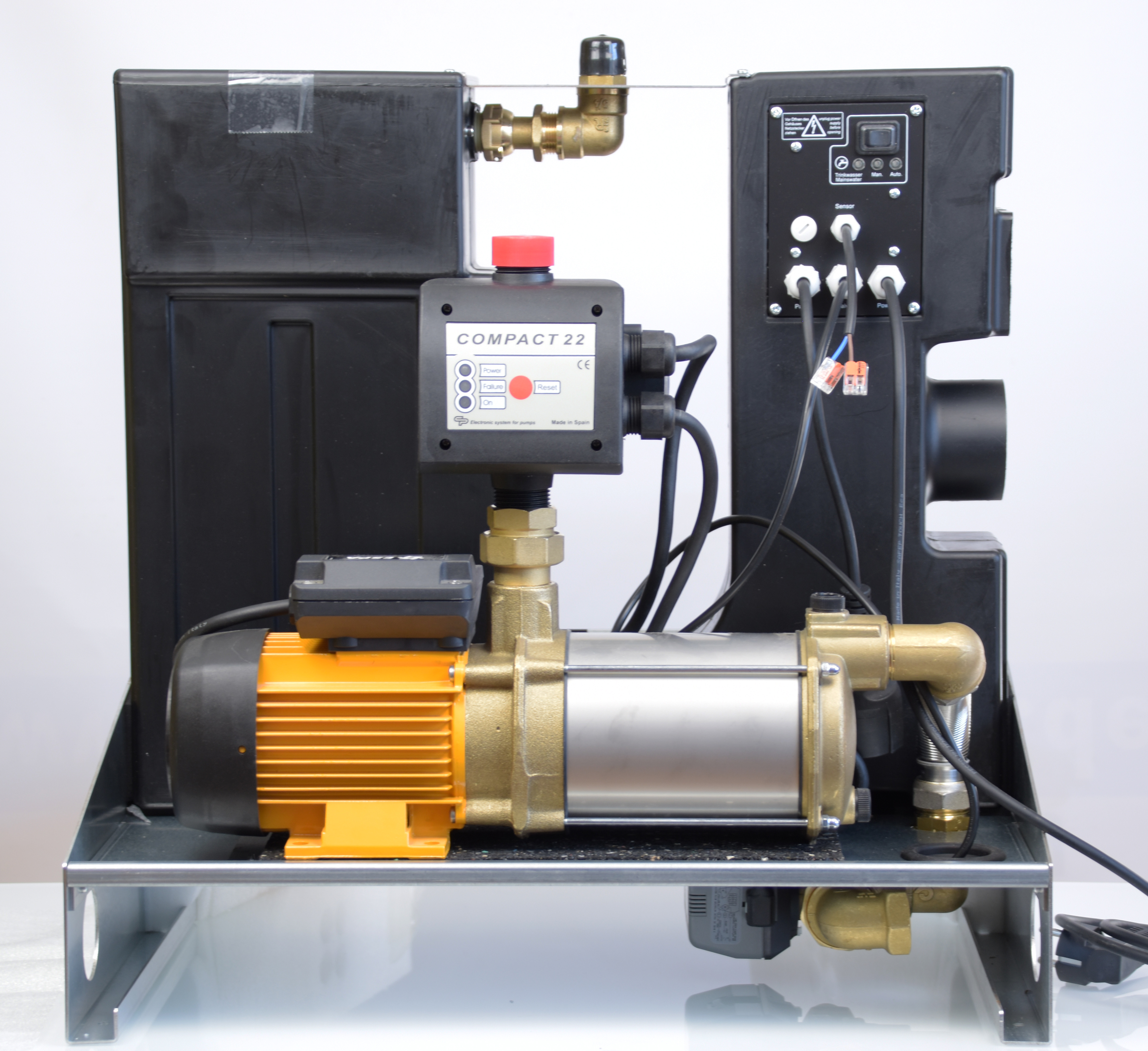 Regenwassermanager AMRES mit Aspri 20-5 für Haus und Bewässerung