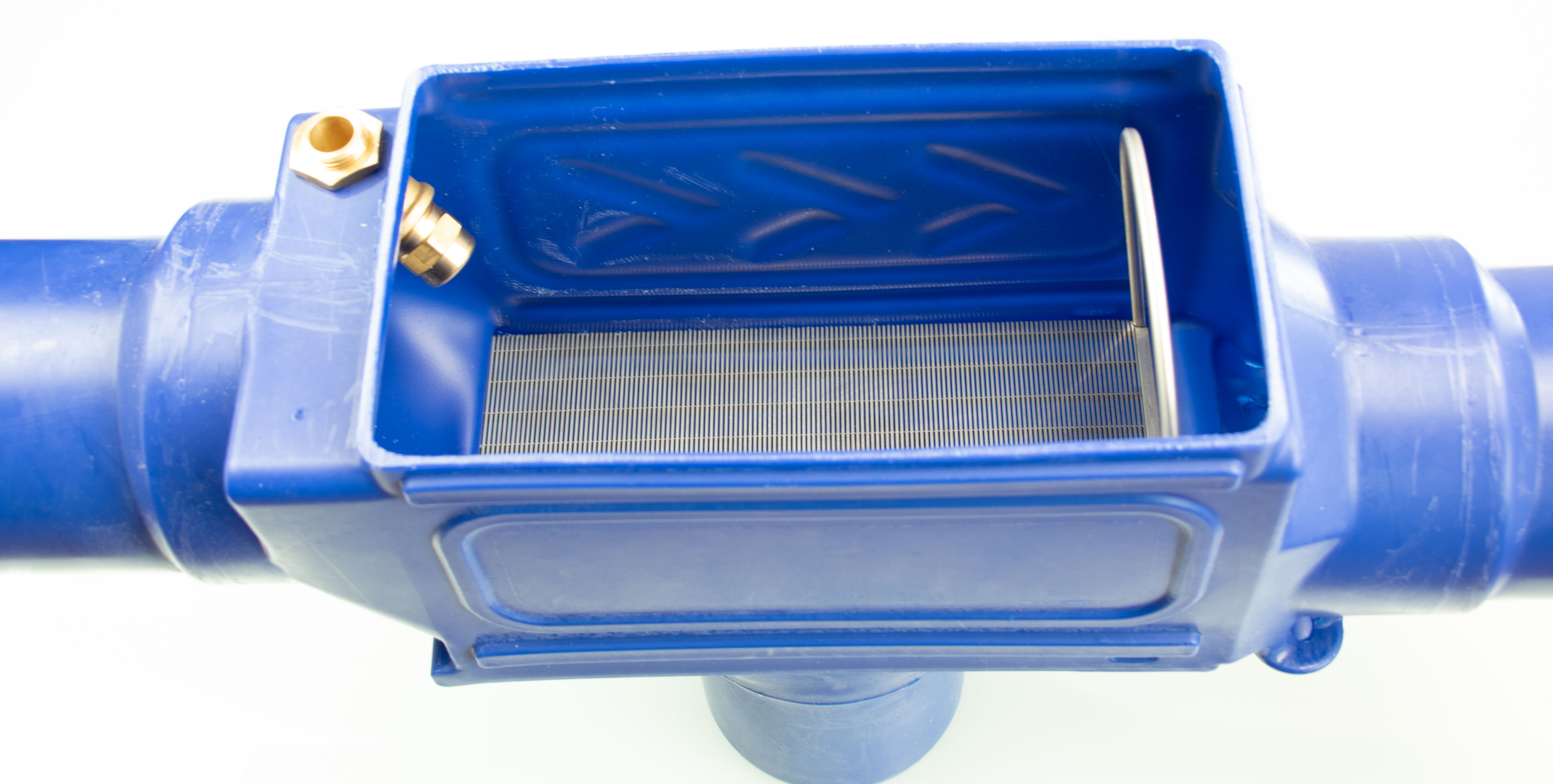 Zisternen Filter Trident zum Einbau in Regenspeicher für 150 m2 Dachfläche, 3,9 cm Höhenversatz